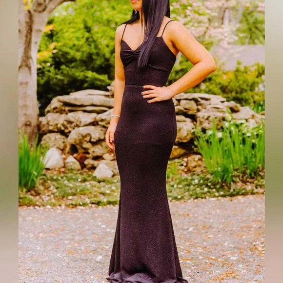 Floor Length Prom dress - Picture 7 of 9